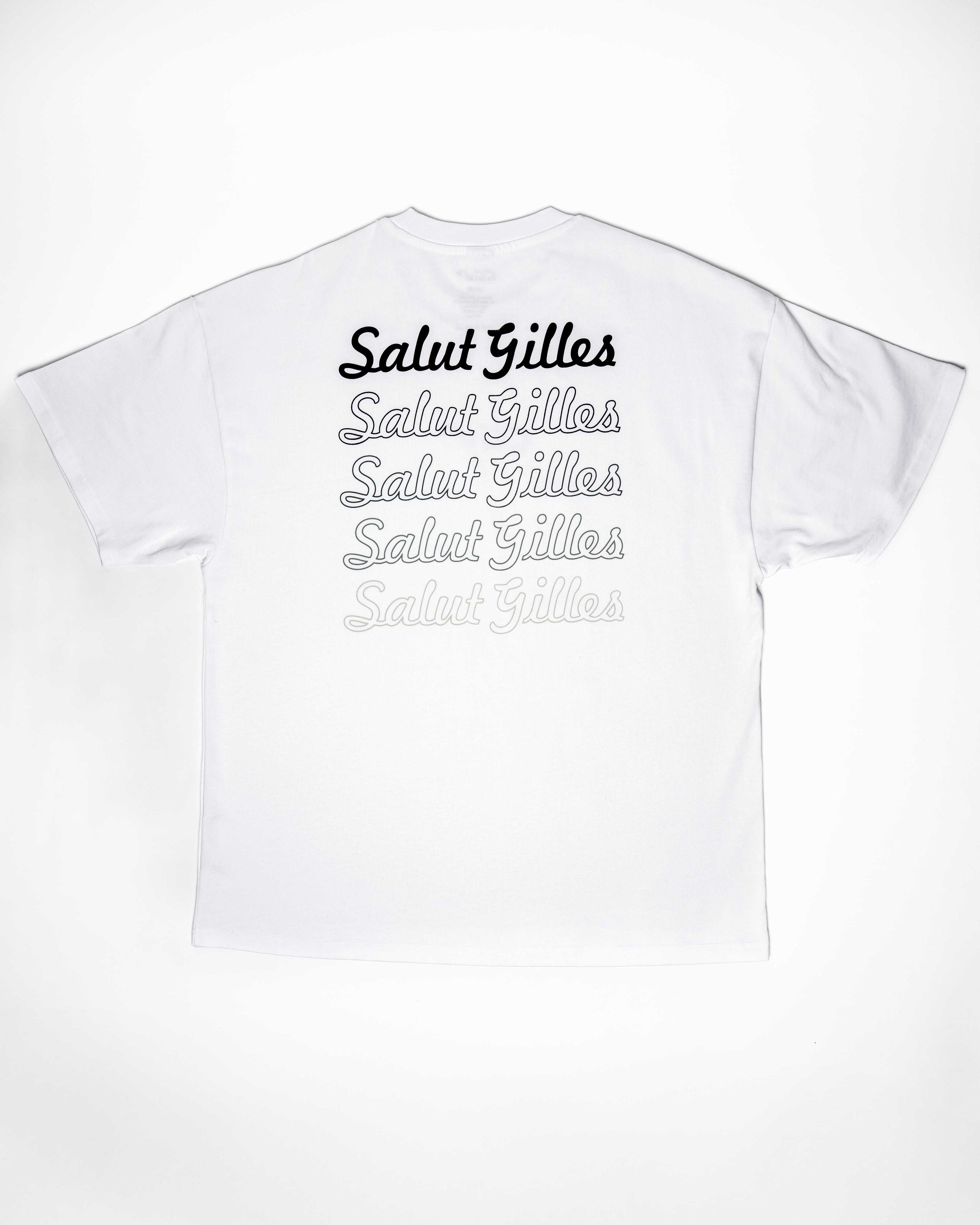 T-shirt blanc à plat, vue avant, avec petit logo ‘Salut Gilles’ centré.
