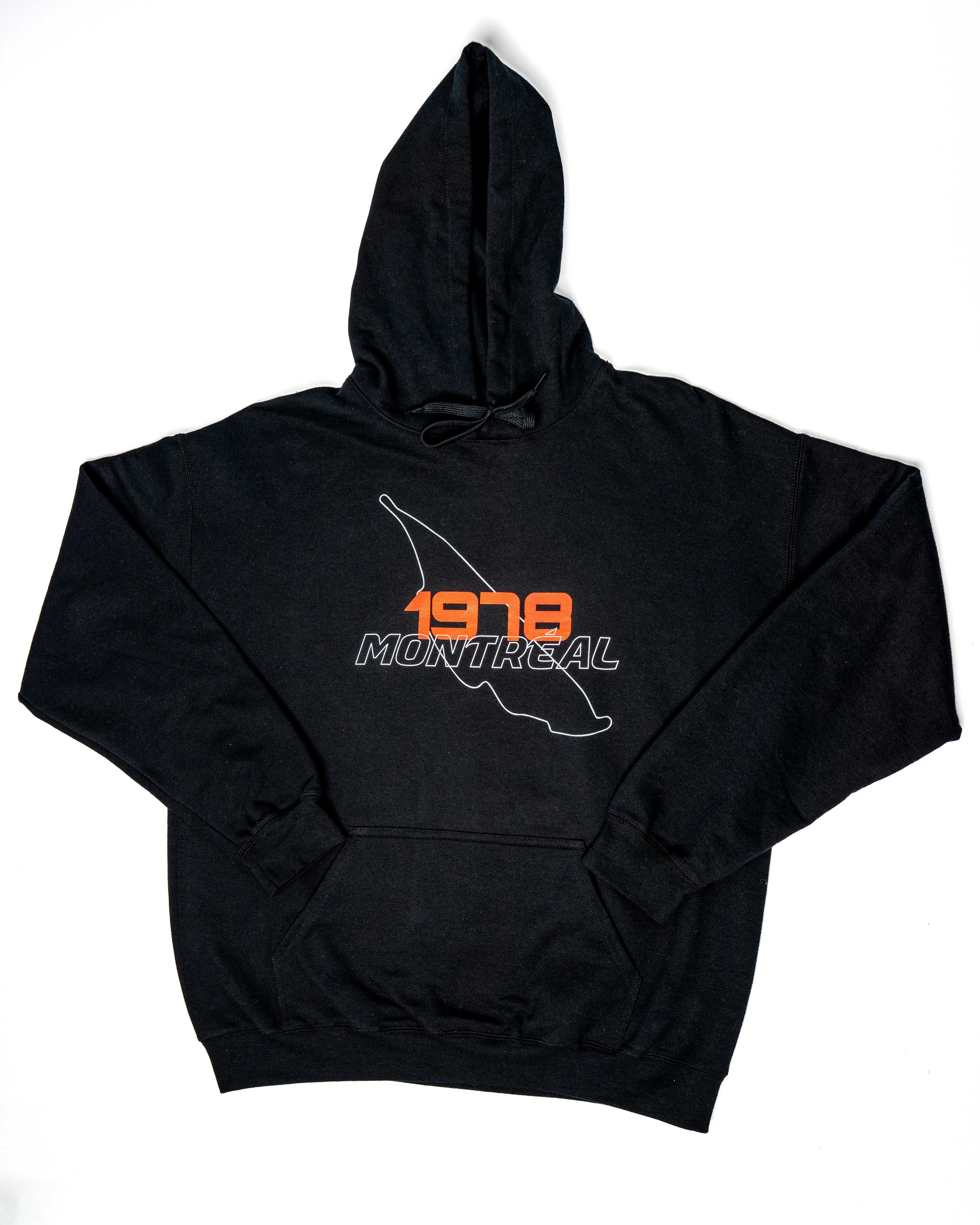 Hoodie noir ‘1978’ à plat, vue de face, montrant clairement l’impression centrale inspirée du Grand Prix de Montréal.