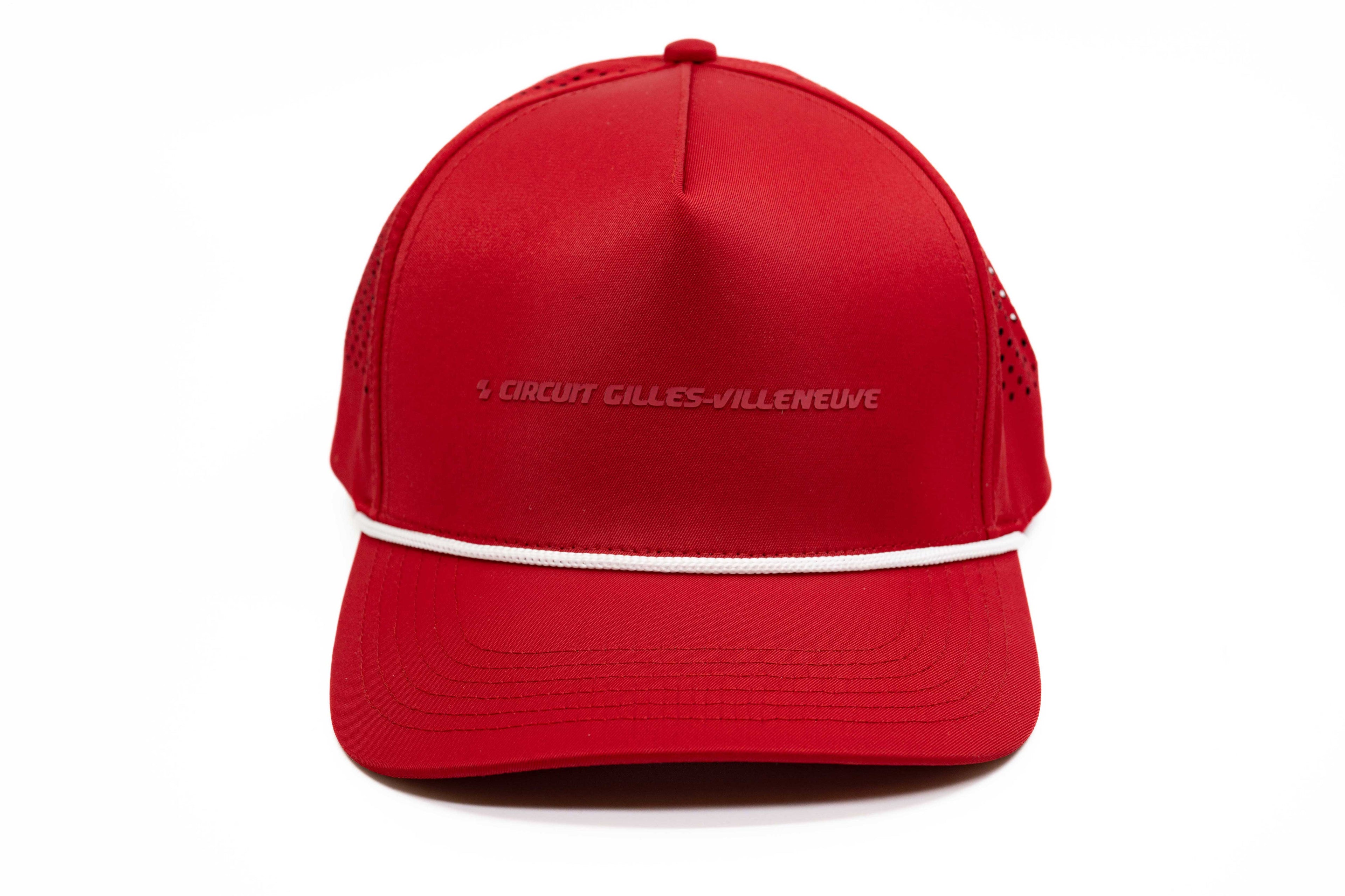 Casquette rouge Lazercut à plat, vue avant, avec cordon décoratif à la base de la couronne.